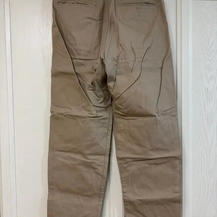 [BUNJANG] Musinsa Standard One-Tuck Regular Fit Chino Pants Beige / 무신사 스탠다드 원 턱 레귤러 핏 치노 팬츠 베이지 30
