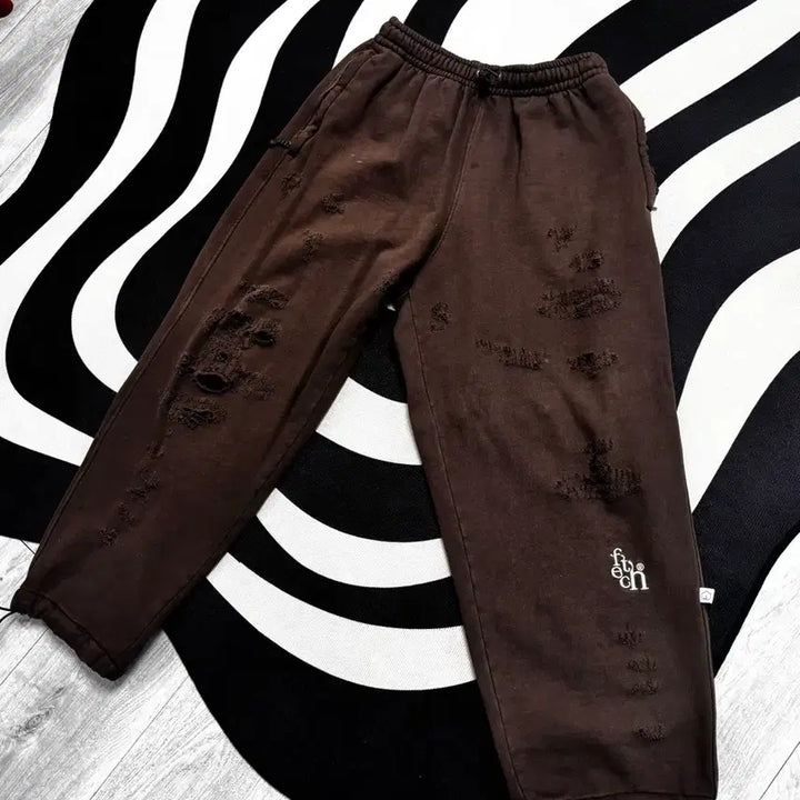 [BUNJANG] fetch Brown Damaged Training Pants / fetch 브라운 데미지 트레이닝 팬츠