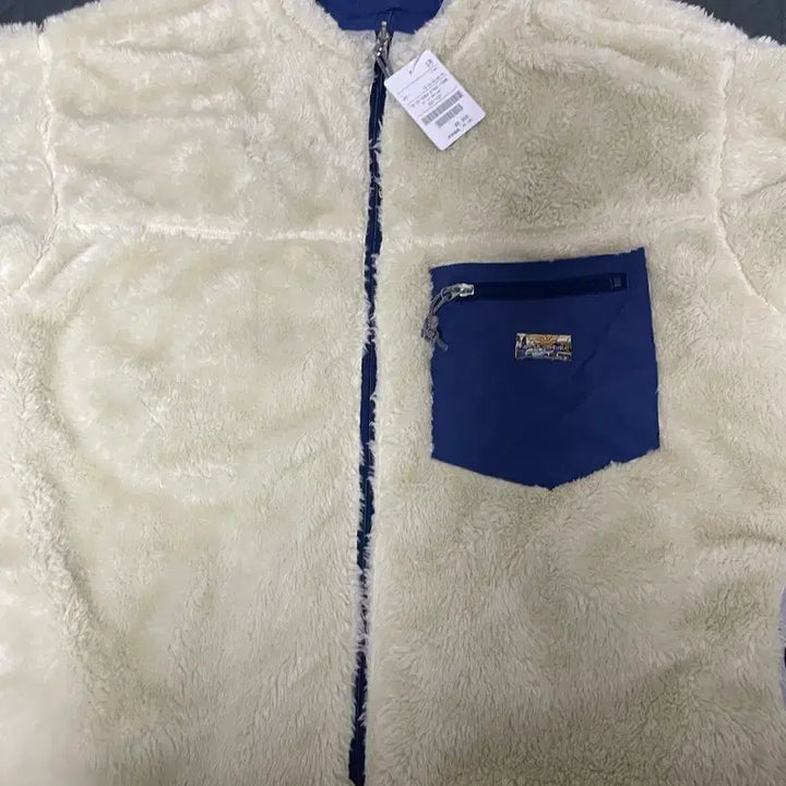 [BUNJANG] Freaks Store Reversible Fleece Jacket / 프릭스스토어 릴렉스핏 원포인트 리버시블 플리스 자켓 (신칠라맛)