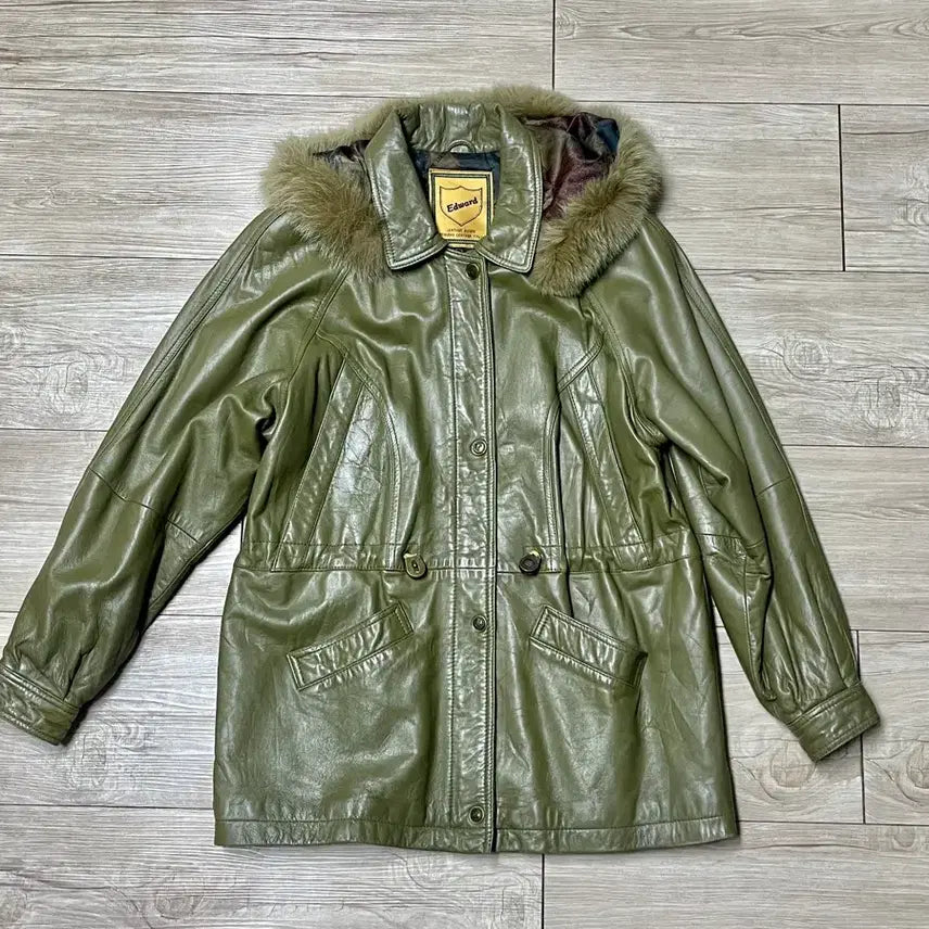 [BUNJANG] Edward Olive Green Lambskin Fur Hooded Coat L / Edward 올리브색 양가죽 퍼 후드 코트 L