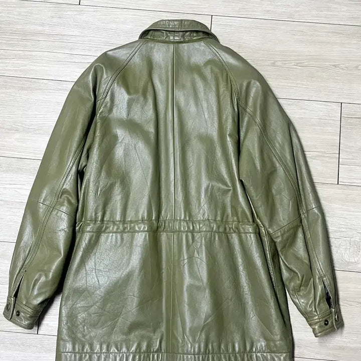[BUNJANG] Edward Olive Green Lambskin Fur Hooded Coat L / Edward 올리브색 양가죽 퍼 후드 코트 L