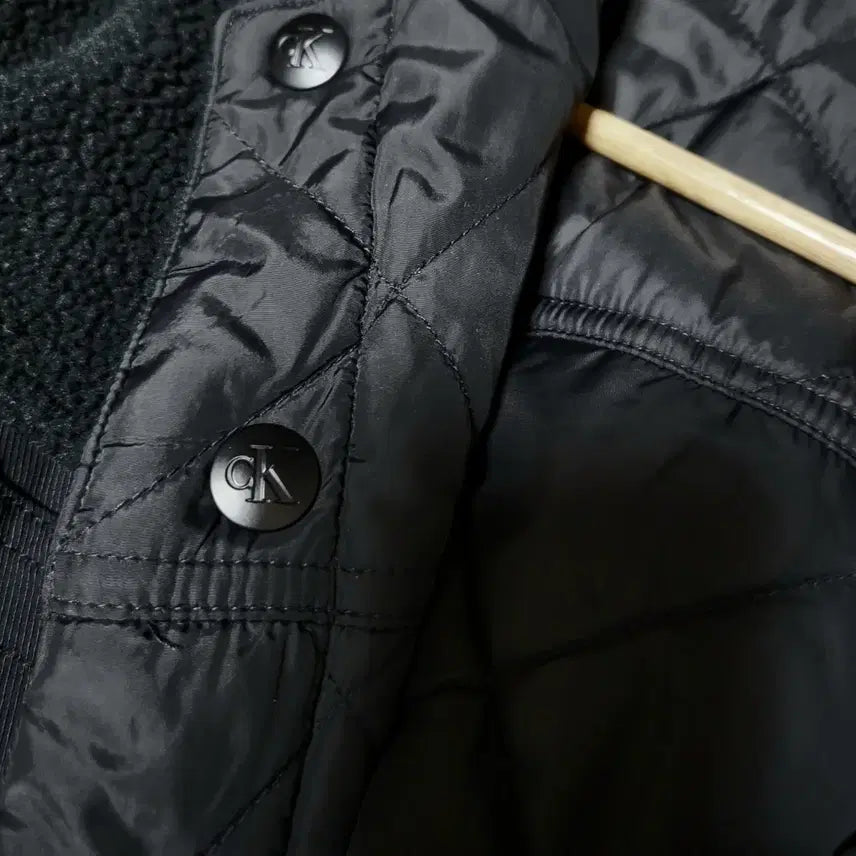 [BUNJANG] Calvin Klein Reversible Jumper / 캘빈클라인 점퍼 리버서블