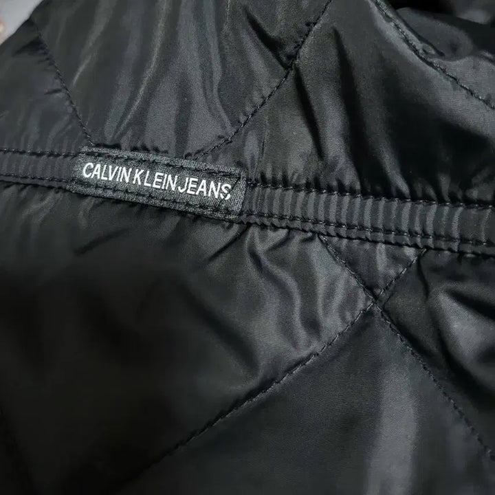 [BUNJANG] Calvin Klein Reversible Jumper / 캘빈클라인 점퍼 리버서블