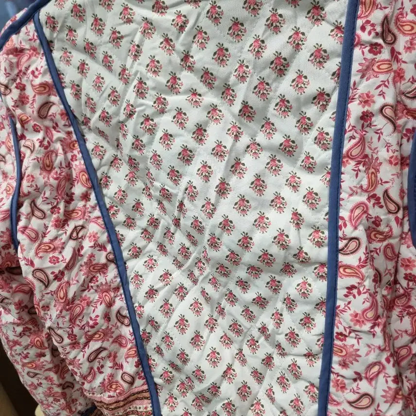 [BUNJANG] F Flower Quilted Crop Padded Jacket / 양면 플라워 퀼팅 크롭 패딩 F