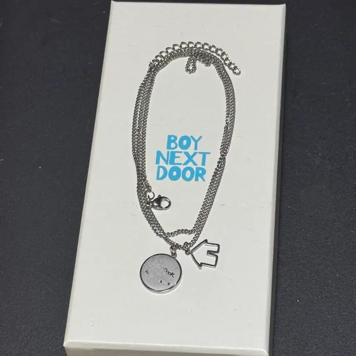 [BUNJANG] Xodiac Leo 1st Anniversary Necklace / 보넥도 일주년 목걸이 리우 판매