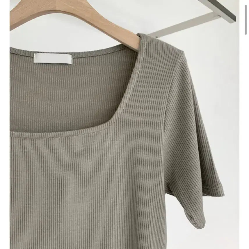 [BUNJANG] Jemma World Soft Modal Square Ribbed Short Sleeve T-Shirt - Khaki / [젬마월드] 소프트모달 스퀘어 골지반팔티 - 카키
