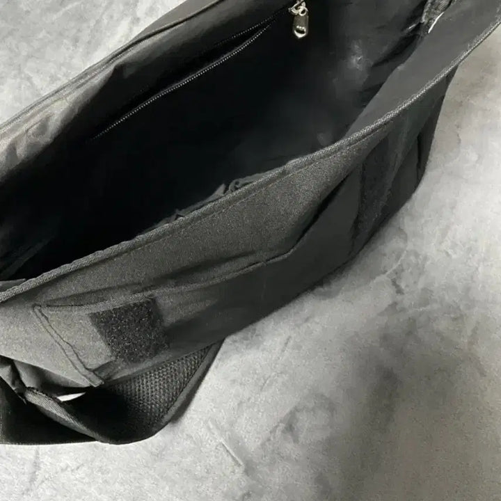 [BUNJANG] Vimoth Black Messenger Bag / 바이모스 블랙 메신저