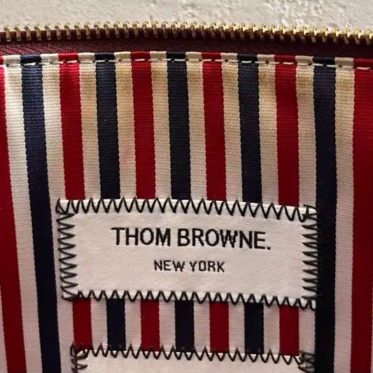[BUNJANG] Thom Browne Burgundy Clutch Bag / 톰브라운 Thom Browne 삼선탭 클러치백 버건디(유광)