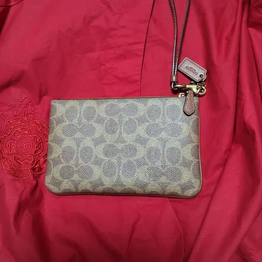 [BUNJANG] Coach Brooklyn Bridge Holiday Pouch / 코치 브루클린 브릿지 홀리데이 파우치