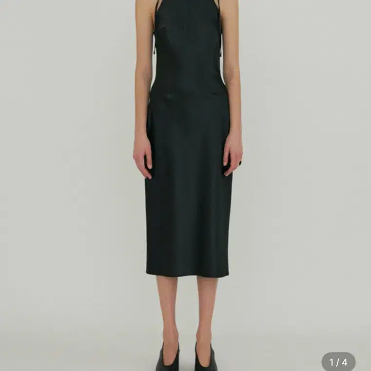 [BUNJANG] Overdue Flare Halter Dress - Black / 오버듀플레어 홀터 드레스 블랙