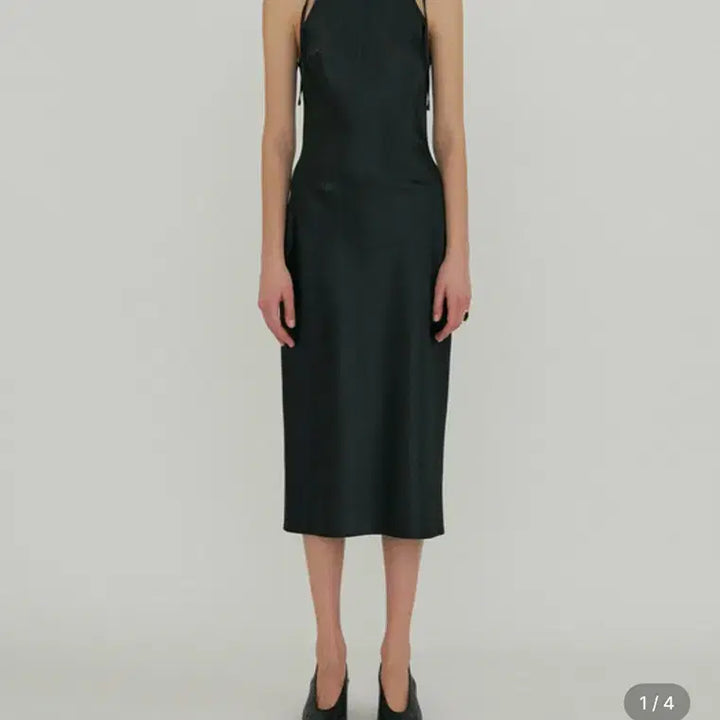 [BUNJANG] Overdue Flare Halter Dress - Black / 오버듀플레어 홀터 드레스 블랙