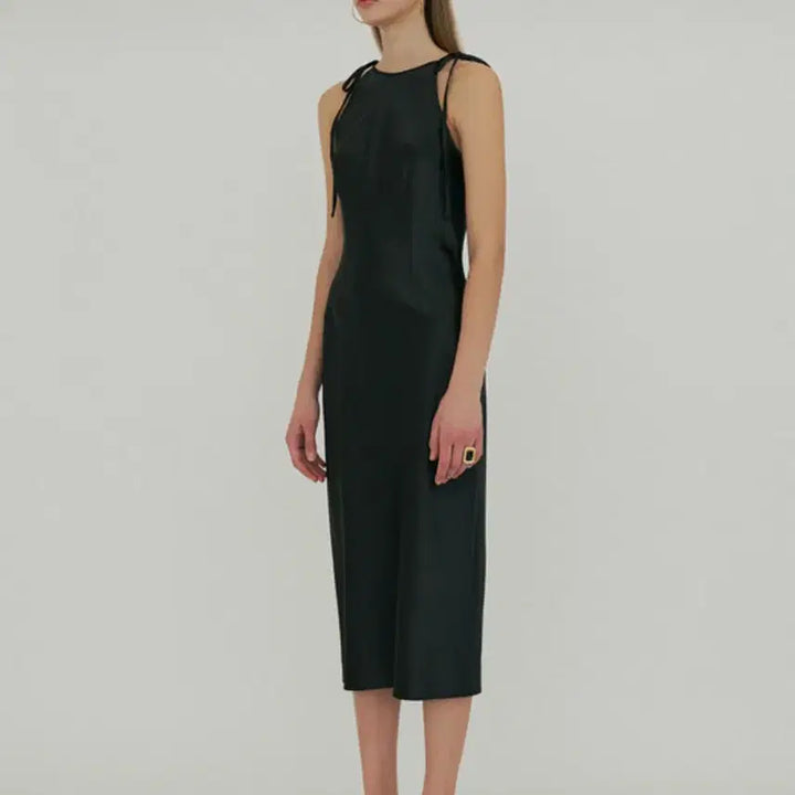 [BUNJANG] Overdue Flare Halter Dress - Black / 오버듀플레어 홀터 드레스 블랙