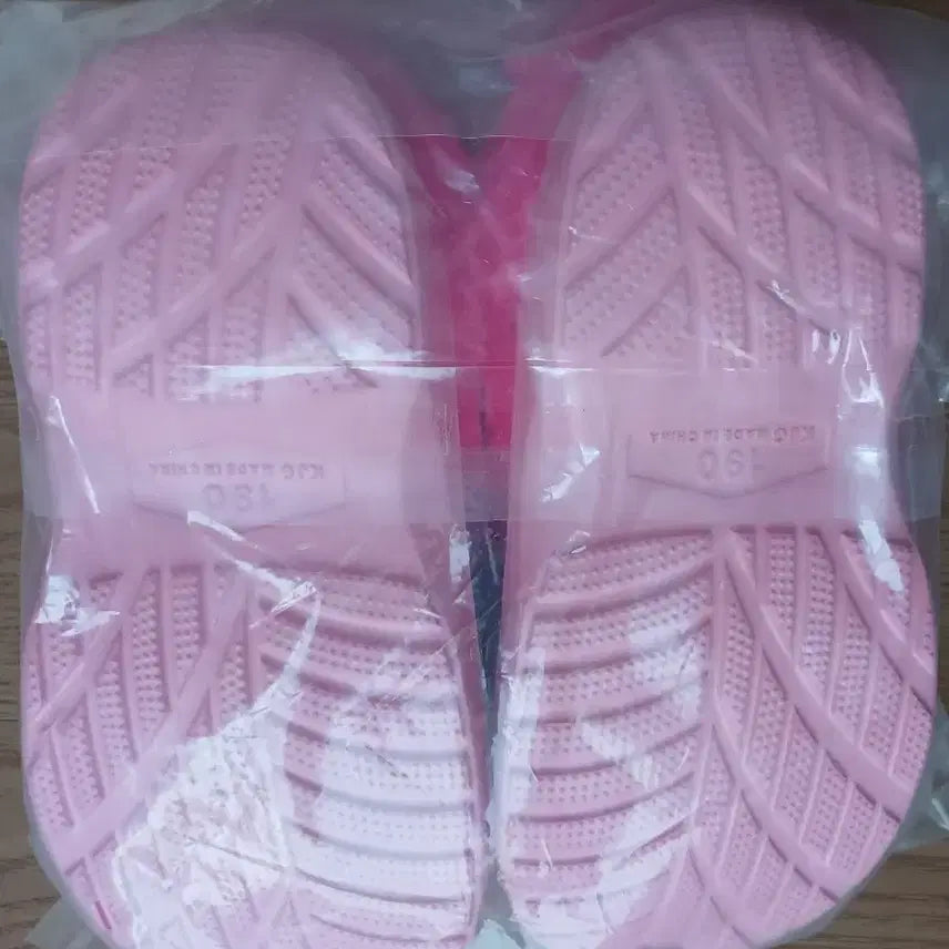 [BUNJANG] Hello Kitty Pink Winter Sandals (190mm) / 헬로키티 루이 핑크 방한 샌들(190mm)