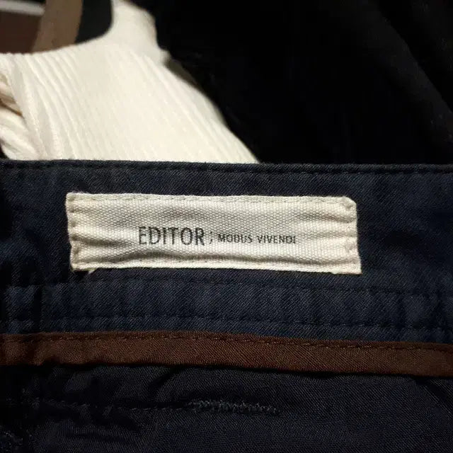 [BUNJANG] Modus Vivendi Slim Navy Pants / 29/모두스비벤디 봄가을 네이비 슬림팬츠/29-1109