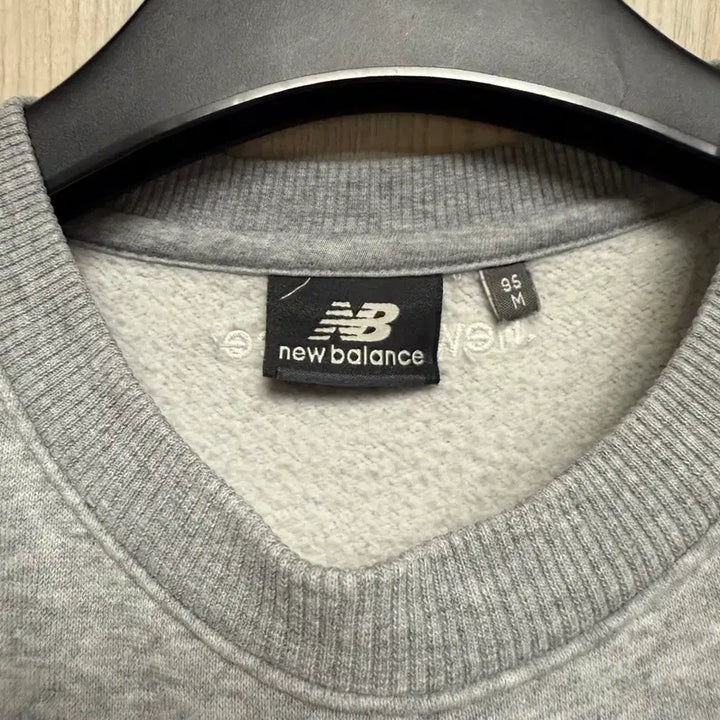 [BUNJANG] New Balance Gray Sweatshirt / 뉴발란스 회색 맨투맨 티셔츠