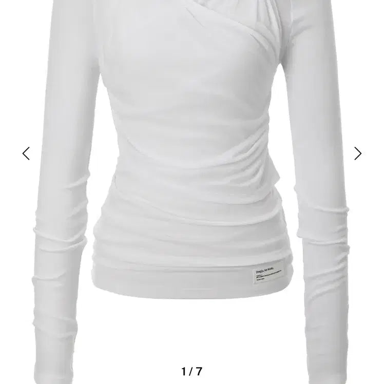 [BUNJANG] ENHYPEN Double Layered Halter Top / 이네기 더블 레이어드 헬터 탑