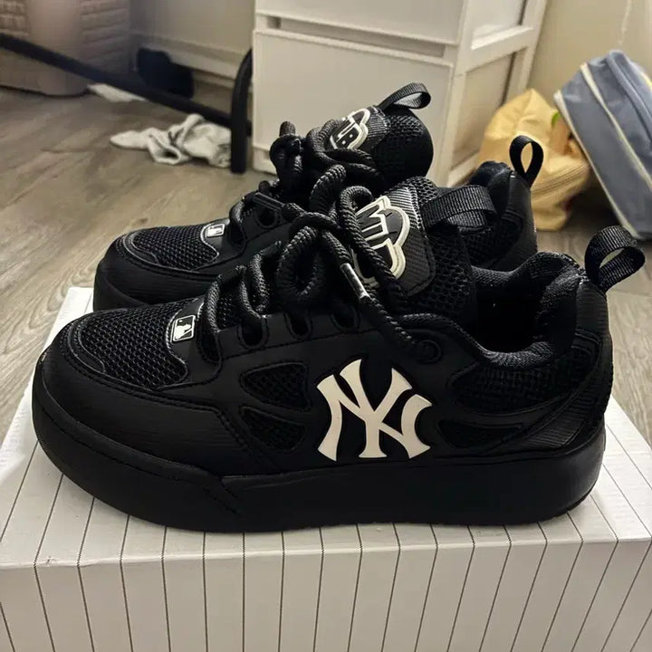 [BUNJANG] MLB Chunky Wide Strike Shoes (240) - Women's Sneakers / MLB 청키와이드 스트라이크 슈즈 240