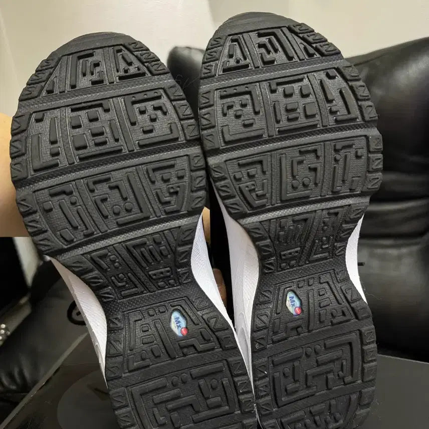 [BUNJANG] Nike x Comme des Garçons Air Max Thunder SP White Black Sneakers / 나이키X꼼데가르송 에어맥스 썬더 SP 화이트 블랙 (290)