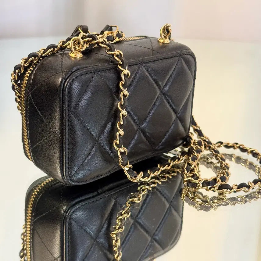 [BUNJANG] Chanel 31 Party Mini Vanity Crossbody Bag / 샤넬 31번대 플레이트 파티 미니 베니티 체인 크로스백