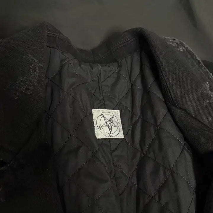 [BUNJANG] Emos Tance Club Denim Damage Coat / 에모스탠스클럽 데님 데미지 코트