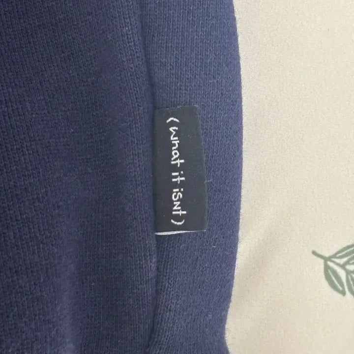 [BUNJANG] What it isnt Navy Hoodie / What it isnt 남색 후드티