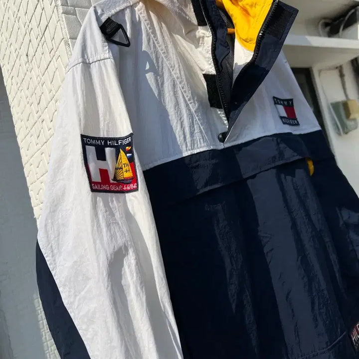 [BUNJANG] Tommy Hilfiger Sailing Gear Windbreaker / 90s 올드스쿨 타미힐피거 세일링기어 윈드자켓