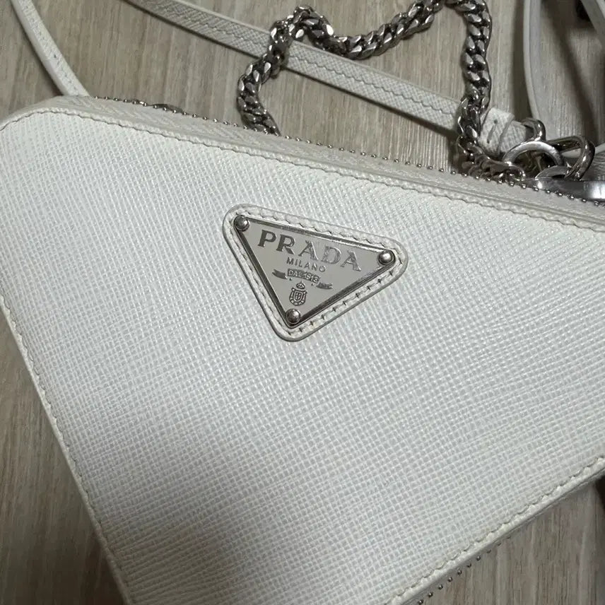 [BUNJANG] Prada Saffiano Triangle Mini Bag / 프라다 사피아노 트라이앵글 미니백