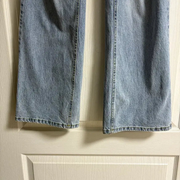 [BUNJANG] Hobby Unnie Light Wash Bootcut Jeans Size S / 하비언니 연청 부츠컷 청바지 S