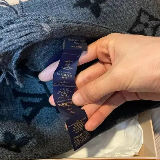 [BUNJANG] Louis Vuitton Graphic Flower Scarf / 루이비통 그래픽 플라워 스카프 머플러