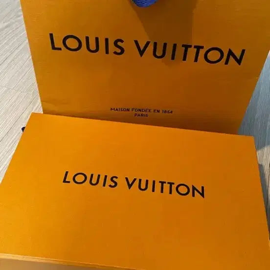[BUNJANG] Louis Vuitton Graphic Flower Scarf / 루이비통 그래픽 플라워 스카프 머플러