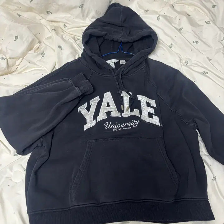 [BUNJANG] H&amp;M Yale Black Hoodie / H&amp;M Yale 검정 후드티