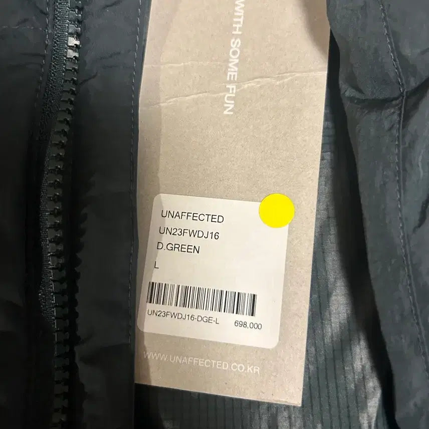 [BUNJANG] UNAFFFECTED Deep Green Padded Jacket / 언어펙티드 패딩 UNAFFECTED deep green