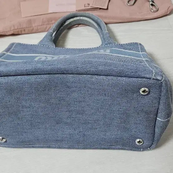 [BUNJANG] 미우미우 데님 토트백 + 스트랩(정품) / 미우미우 데님 토트백 + 스트랩(정품)