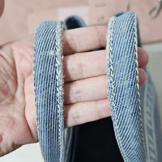 [BUNJANG] 미우미우 데님 토트백 + 스트랩(정품) / 미우미우 데님 토트백 + 스트랩(정품)