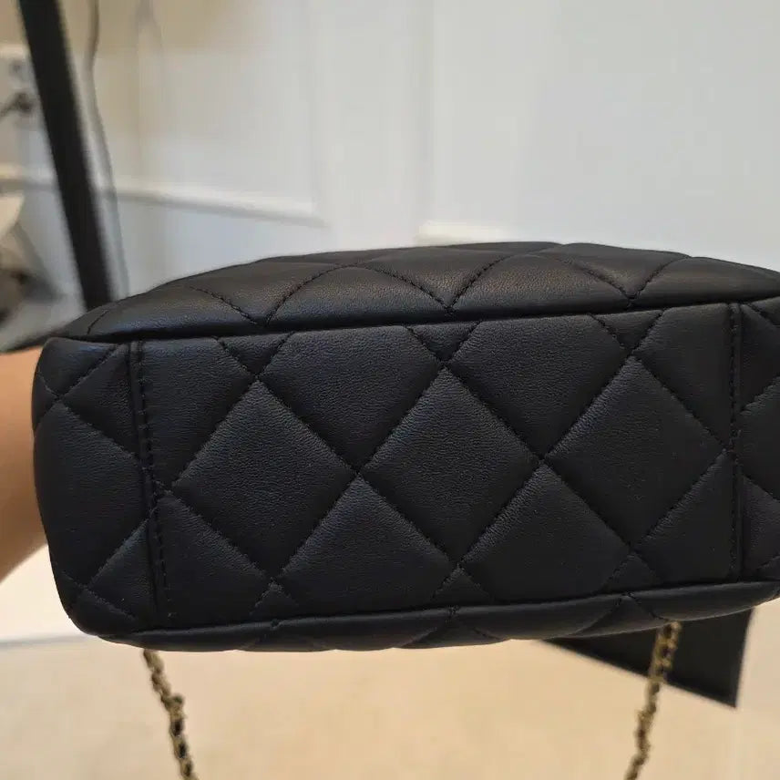 [BUNJANG] Chanel Black Quilted Chain Bag Small / 샤넬 블랙 퀼팅 체인백 스몰