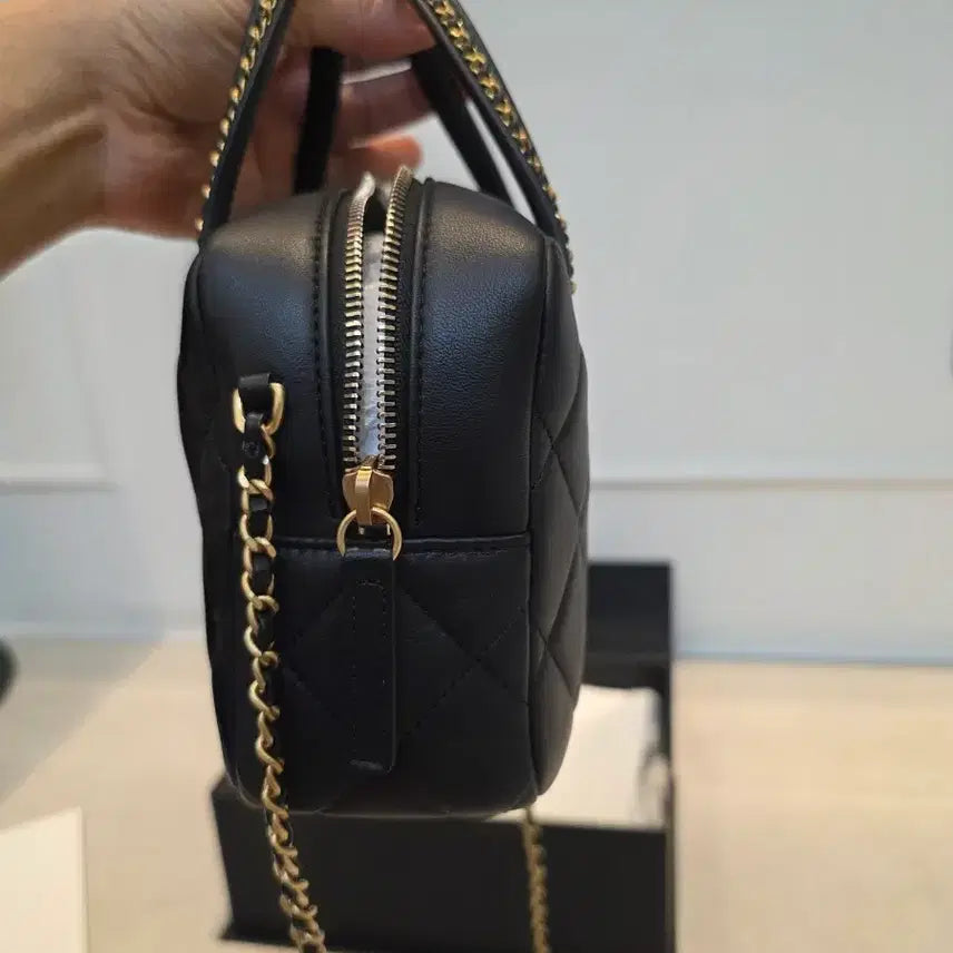 [BUNJANG] Chanel Black Quilted Chain Bag Small / 샤넬 블랙 퀼팅 체인백 스몰
