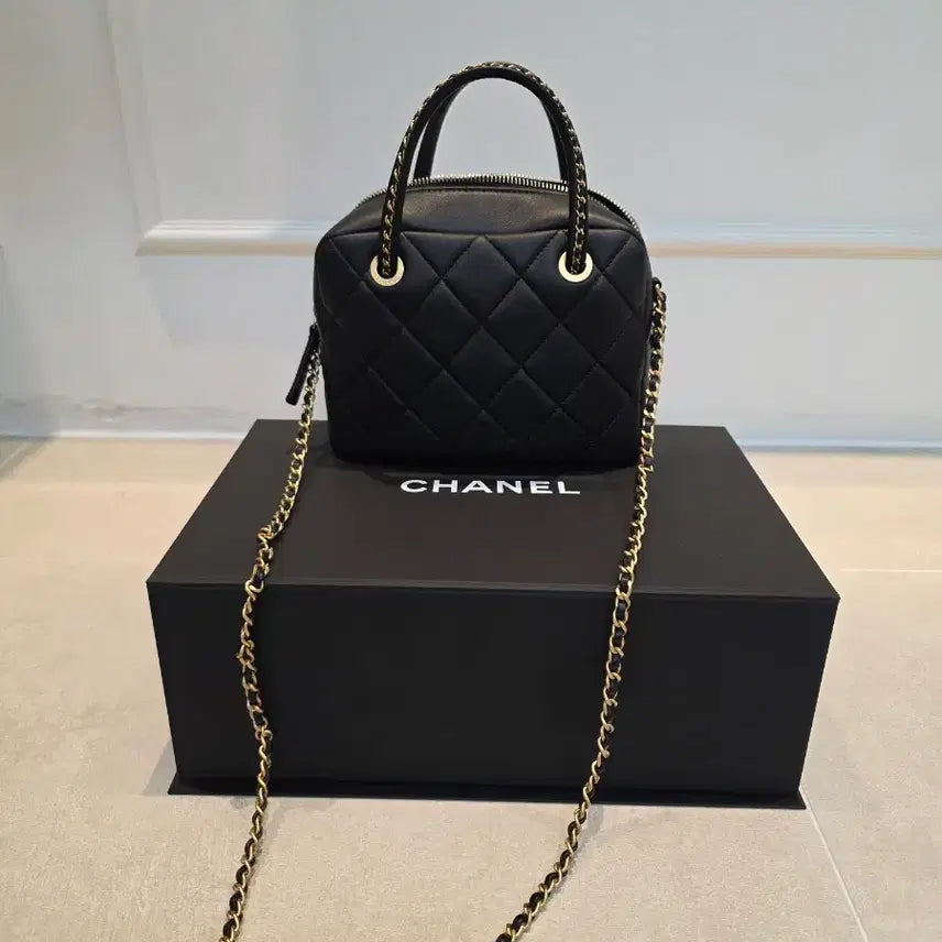 [BUNJANG] Chanel Black Quilted Chain Bag Small / 샤넬 블랙 퀼팅 체인백 스몰