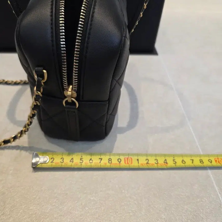 [BUNJANG] Chanel Black Quilted Chain Bag Small / 샤넬 블랙 퀼팅 체인백 스몰