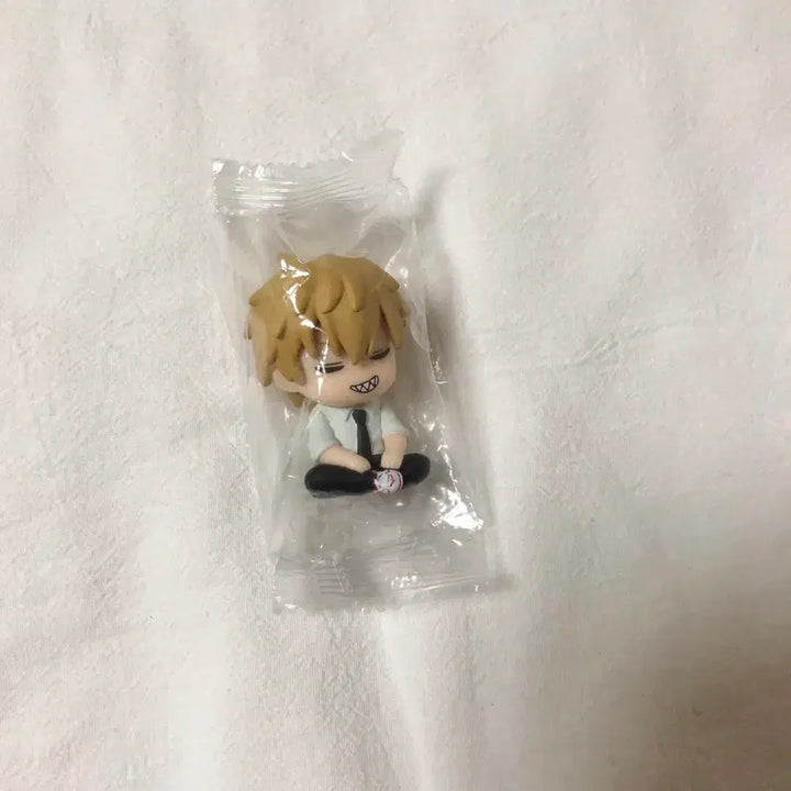 [BUNJANG] Chainsaw Man Denji Figure / 체인소맨 어깨쿵1탄 덴지 가챠 미개봉 피규어