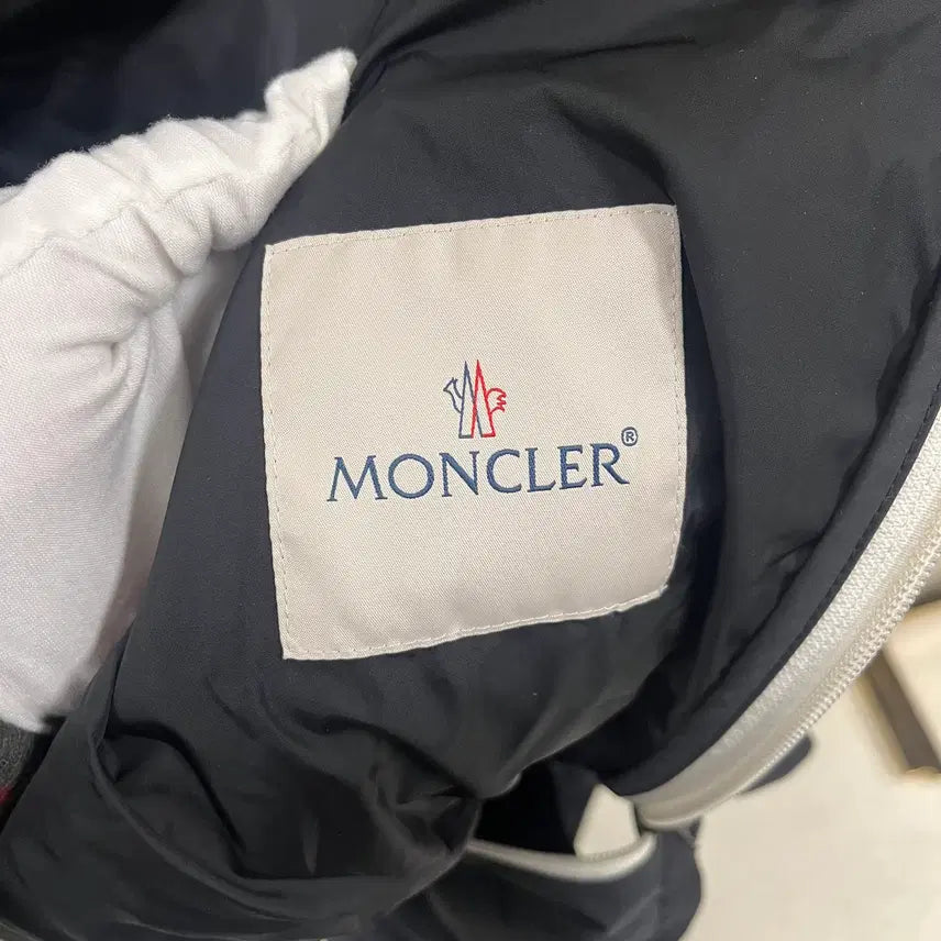 [SOLD OUT] 몽클레르 클라피에 레인 자켓 블랙 6 SIZE [A]
