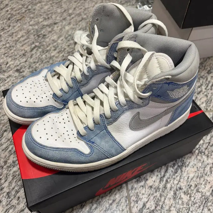 [BUNJANG] Jordan 1 Hyper Royal [270] / 조던 1 하이퍼로얄 [270]