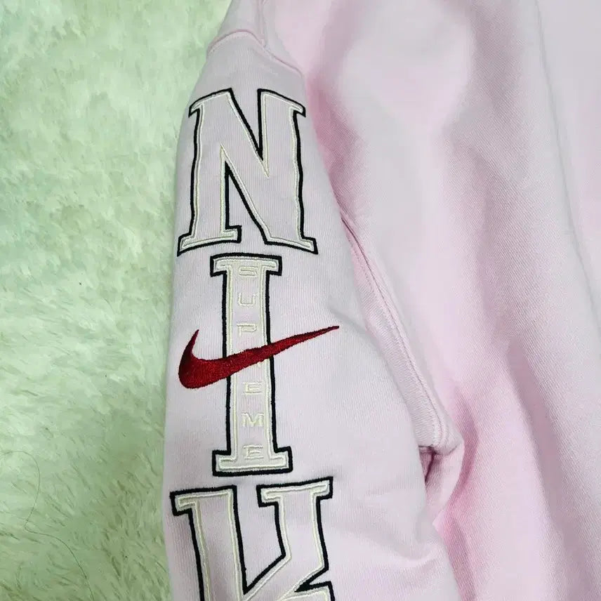 [BUNJANG] Nike x Supreme Collaboration Pink Hoodie (Size S) / 나이키 x 슈프림 콜라보 핑크 후드 s