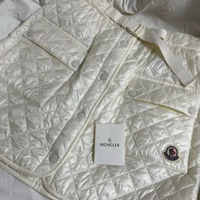 [BUNJANG] Moncler Quilted Golf Skirt Ivory 40 / <새제품> 몽클레어 퀼팅 패딩 스커트 아이보리 40 골프 라운딩