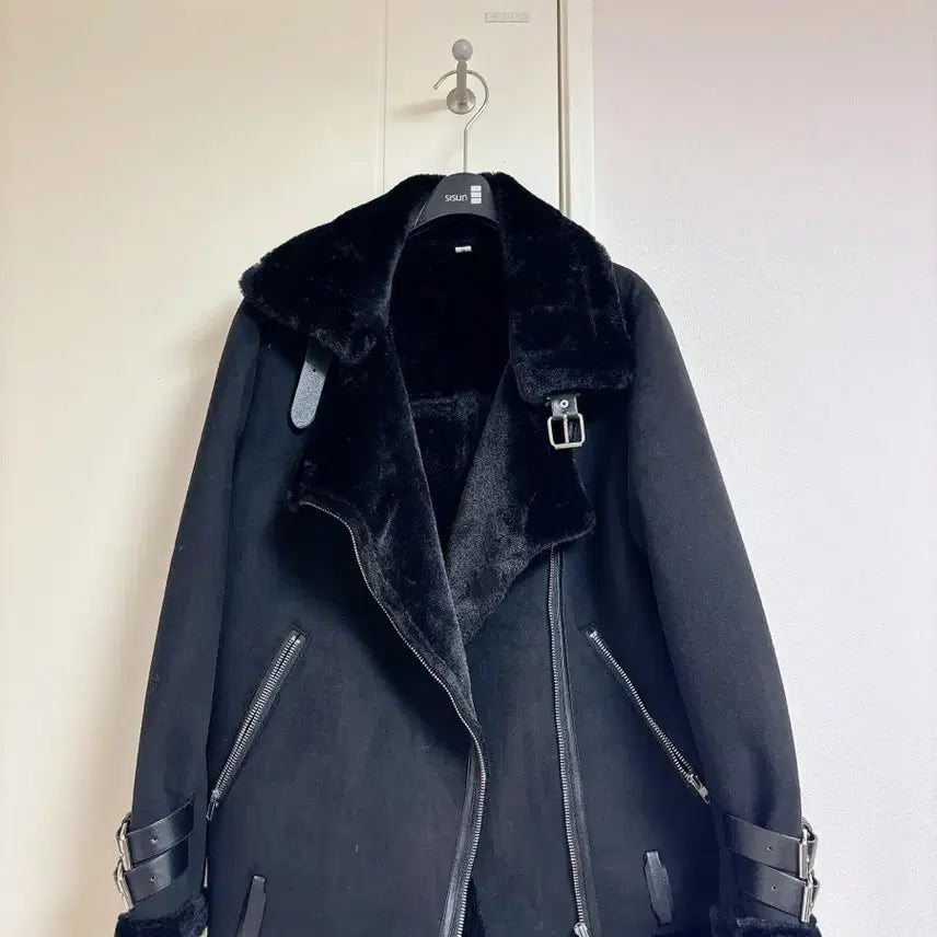 [BUNJANG] Twee Black Faux-Shearling Jacket / Twee 블랙 무스탕 자켓