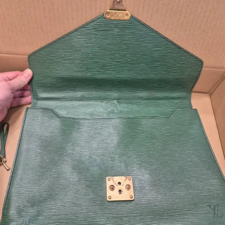 [BUNJANG] Louis Vuitton Serviette Conseiller Epi Noir Briefcase Keys / 루이비통 세르비에트 콘세이에 에피누아 브리프케이스 판매합니다 키2개