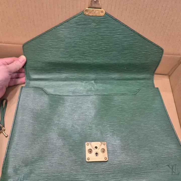 [BUNJANG] Louis Vuitton Serviette Conseiller Epi Noir Briefcase Keys / 루이비통 세르비에트 콘세이에 에피누아 브리프케이스 판매합니다 키2개