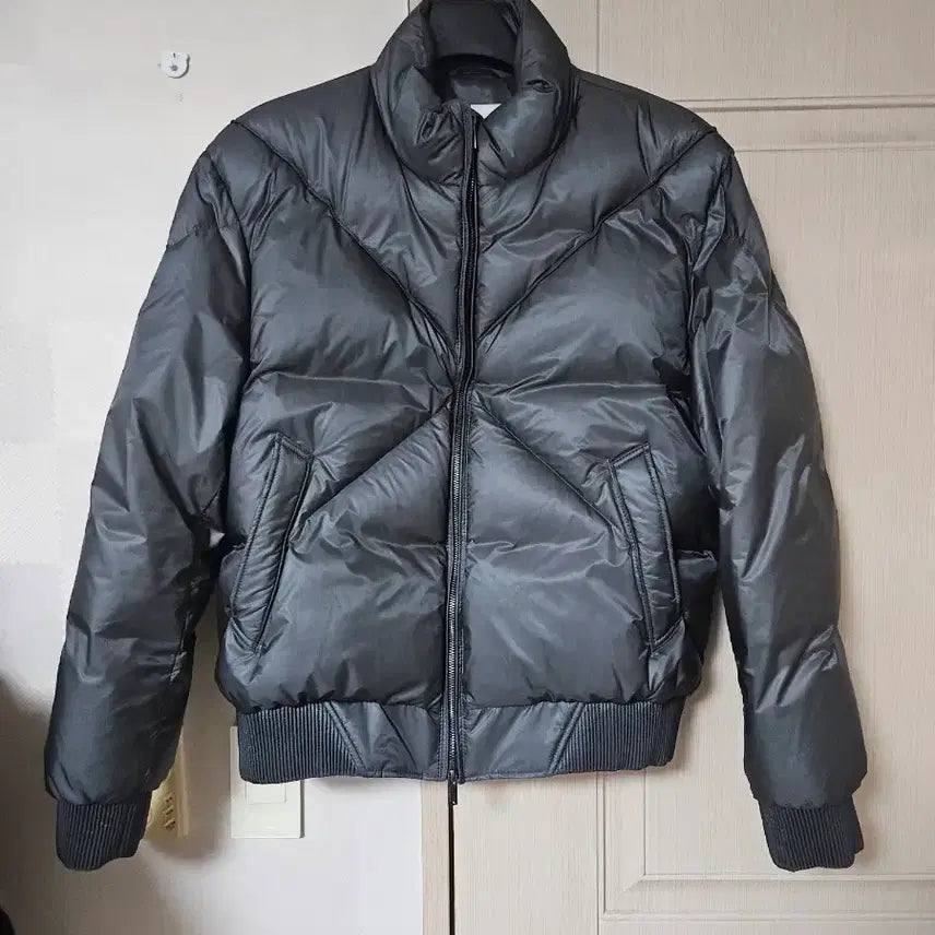 [BUNJANG] Undizmic Diagonal Goose Down Jacket / [L] 언지미크 다이애그널 구스 다운