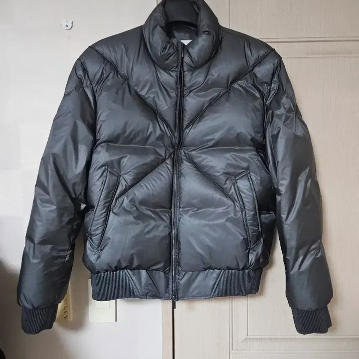 [BUNJANG] Undizmic Diagonal Goose Down Jacket / [L] 언지미크 다이애그널 구스 다운