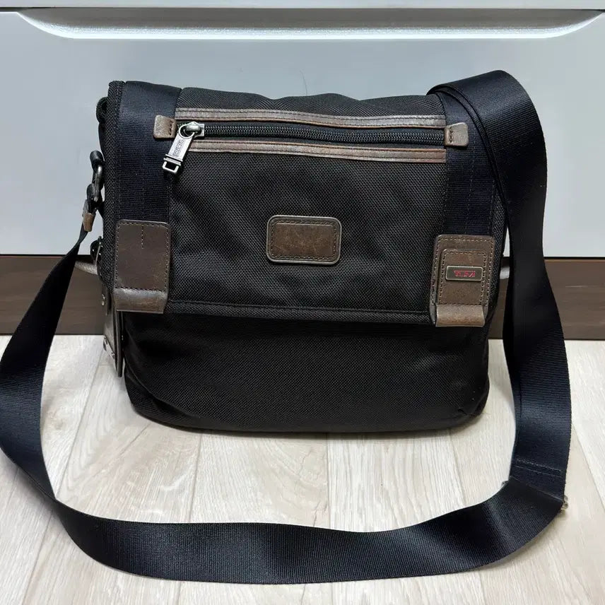 [BUNJANG] TUMI Alpha Bravo Beale Mini Messenger Bag / 투미(TUMI) ALPHA BRABO BEALE MINI MESSENGE