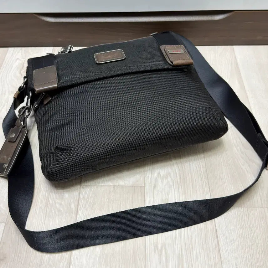 [BUNJANG] TUMI Alpha Bravo Beale Mini Messenger Bag / 투미(TUMI) ALPHA BRABO BEALE MINI MESSENGE